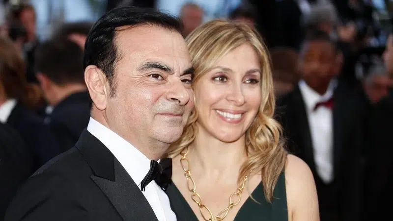 Où se trouve la femme de Carlos Ghosn