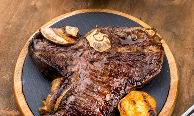 Repas de fête : comment présenter votre côte de bœuf au four ?